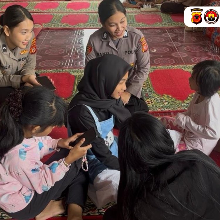 Polres Bogor Berikan Trauma Healing Kepada Korban Banjir