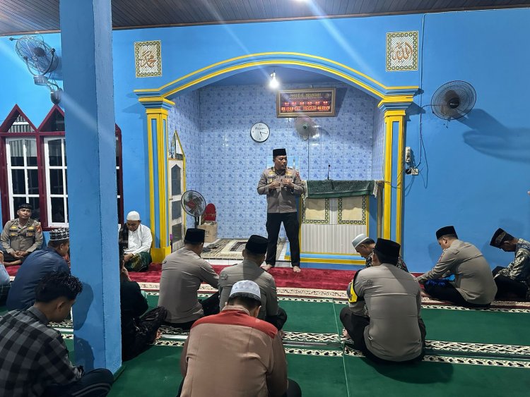 Laksanakan Subuh Keliling, Kapolres Kaur  Ajak Warga Tingkatkan Kewaspadaan