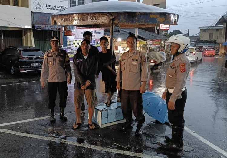 Ciptakan Kamtibmas Aman Kondusif, Polsek Sukaraja Laksanakan Patroli Ngabuburit