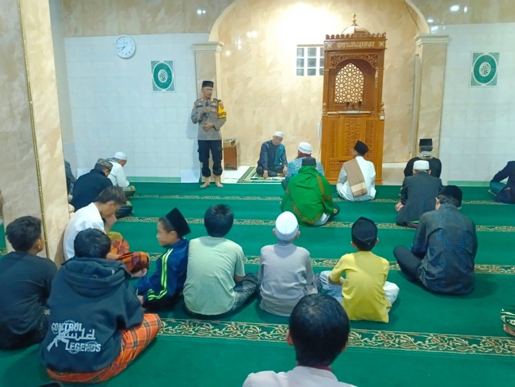 Jaga Kamtibmas Selama Bulan Ramadhan, Kapolsek Sukaraja Gencar Laksanakan Tarling (Taraweh Keliling)