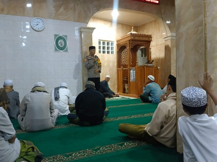 Jaga Kamtibmas Selama Bulan Ramadhan, Kapolsek Sukaraja Gencar Laksanakan Tarling (Taraweh Keliling)