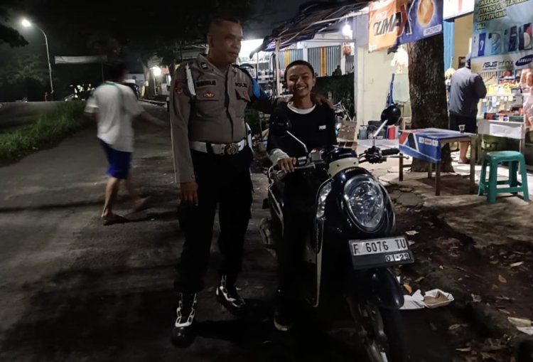 Pastikan Kamtibmas Bulan Suci Ramadhan Kondusif, Polsek Kebonpedes Laksanakan Patroli Jelang Sahur