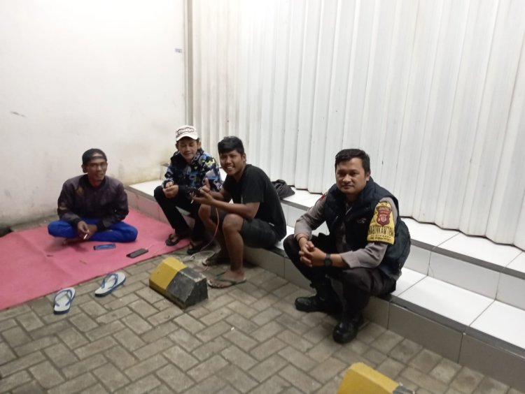 Ciptakan Kamtibmas Aman dan Nyaman,Polsek Kebonpedes Gencar Laksanakan Patroli Sahur