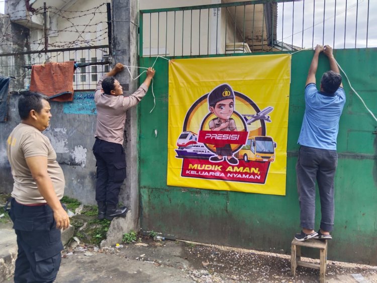 Polsek Cisaat Laksanakan Sosialisasi Pemasangan Banner dan Stiker Bertajuk ' Mudik Aman Keluarga Nyaman '