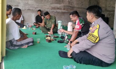 Berikan Rasa Aman Bagi Warga, Bhabinkamtibmas Polsek Sukaraja Bersama Babinsa Sambang Desa Binaan