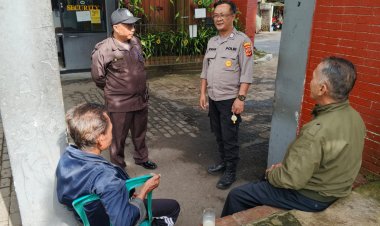 Ciptakan Wilayah Binaan Aman dan Nyaman, Bhabinkamtibmas Polsek Cikole Laksanakan Sambang