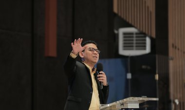 Ribuan Jemaat Penuhi Ibadah Jumat Agung di GSJA Eben Haezer Surabaya: “Your Cross My Victory”