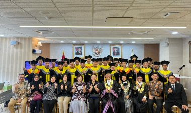 Kenakan Toga Di Negeri Ginseng