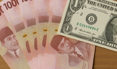 Rupiah Melemah ke Rp16.520 per Dolar AS pada Jumat, 9 Mei 2025