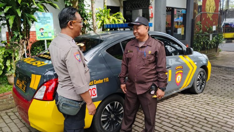 Guna Jaga Kamtibmas, Bhabinkamtibmas Polsek Cikole Laksanakan Patroli dan Sambang