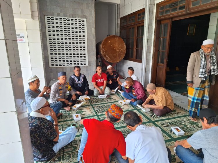 Wujudkan Kamtibmas Aman Kondusif, Polsek Warudoyong Gelar Ngariung Bareng Kapolsek