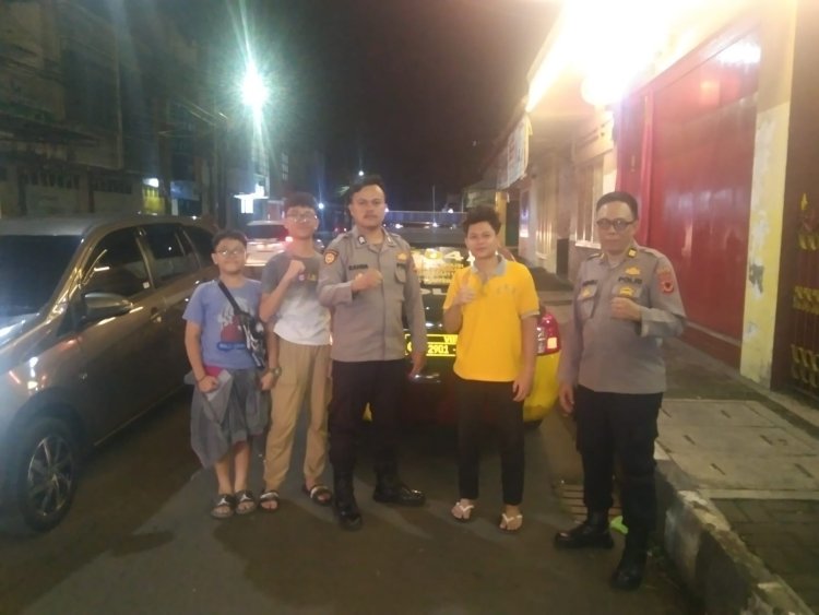 Antisipasi Gangguan Kamtibmas, Anggota Unit Samapta Polsek Warudoyong Gelar Patroli Dialogis
