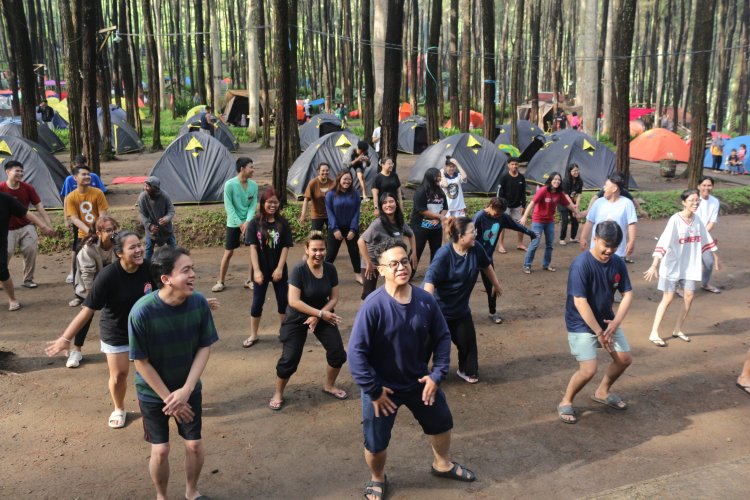 Meski Diterpa Hujan, Semangat Anak Muda 11DG Tetap Membara di HF Day - Camping
