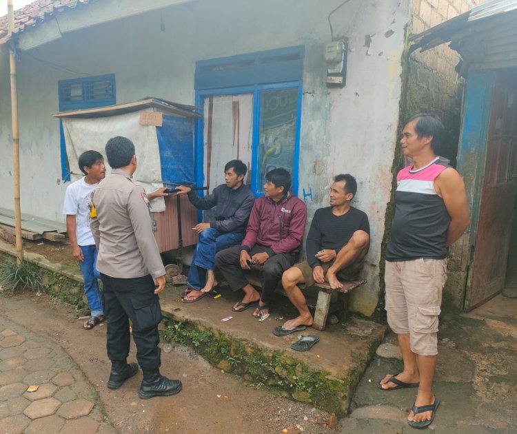 Dekat Dengan Masyarakat, Bhabinkamtibmas Polsek Sukabumi Sambangi Warga Binaanya