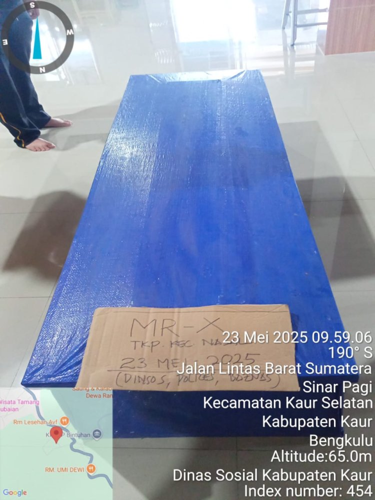 Laksanakan Tugas Kemanusiaan Dinsos, Kaur Makamkan Mayat Tanpa Identitas