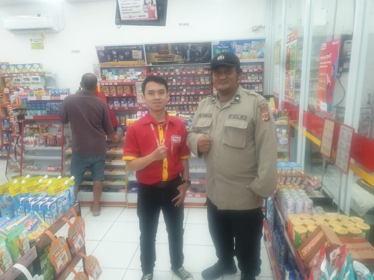 Wujudkan Masyarakat Aman Kondusif, Polsek Kebonpedes Intensifkan Patroli Minimarket