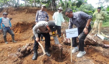 Bhabinkamtibmas Hadiri Kegiatan Penanaman Pohon Pisang dan Talas untuk Peningkatan Ketahanan Pangan