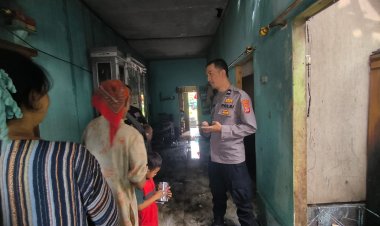 Rumah Warga di Sukabumi Nyaris Ludes Dilalap Si Jago Merah, Polsek Sukaraja Lakukan Cek TKP