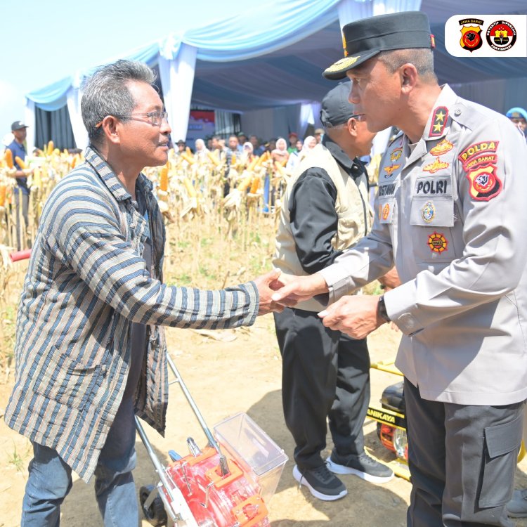 Kapolda Jabar dan Wagub Hadiri Panen Raya Jagung Serentak di Indramayu