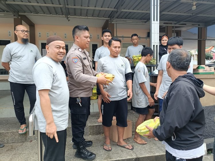Pastikan Pelaksanaan Kurban Aman Kondusif, Bhabinkamtibmas Polsek Sukaraja Laksanakan Monitoring