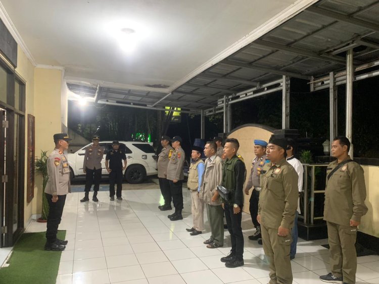 Polsek Sukabumi Sosialisasikan Jam Malam, Pelajar Yang Nongkrong Diminta Pulang