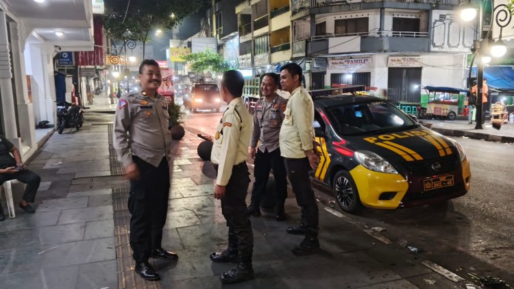Antisipasi Gangguan Kamtibmas, Polsek Cikole Gelar Patroli Dialogis