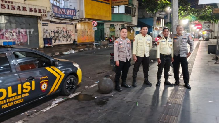 Antisipasi Gangguan Kamtibmas, Polsek Cikole Gelar Patroli Dialogis