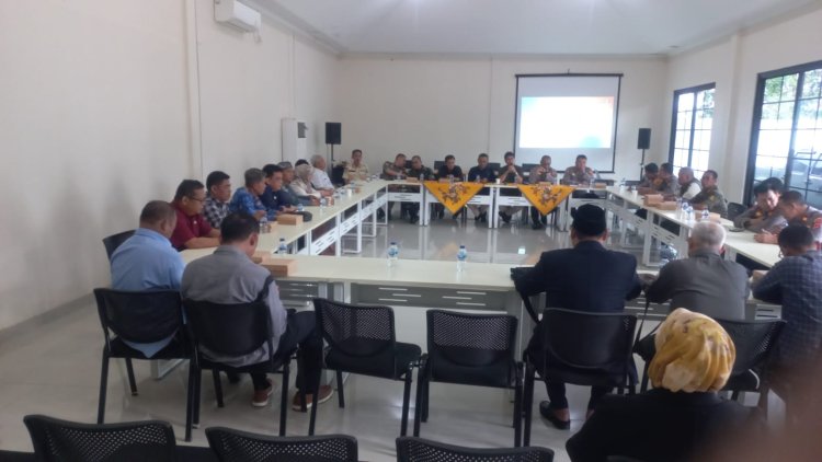 Kapolsek Sukabumi dan Kabag Ops Berikan Arahan Kepada Pengawas SMA KCD  Wilayah V Jabar