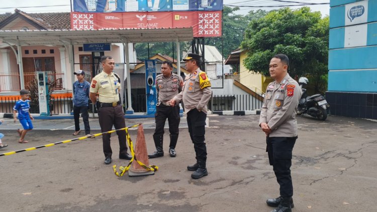 Jaga Harkamtibmas Tetap Aman Kondusif, Polsek Cikole Gelar Patroli Dialogis