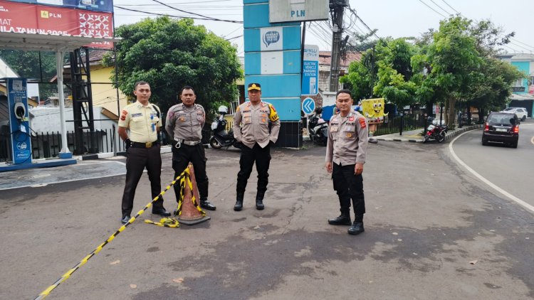 Jaga Harkamtibmas Tetap Aman Kondusif, Polsek Cikole Gelar Patroli Dialogis