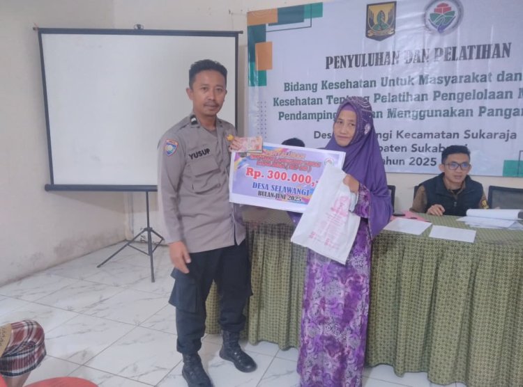 Ciptakan Kamtibmas Yang Kondusif, Bhabinkamtibmas Polsek Sukaraja Monitoring Penyaluran BLT DD