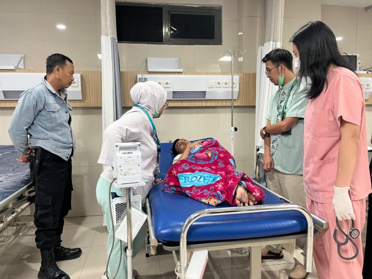 Respon Cepat Polsek Sukaraja Evakuasi Korban Tenggelam  Dini Hari di Danau Batukarut