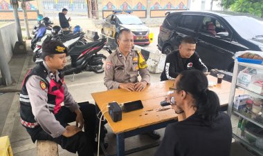 Dekatkan Diri Dengan Warga, Bhabinkamtibmas Polsek Baros Laksanakan Sambang