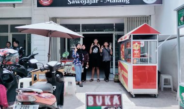 Intip Rahasia Sukses Warkop Digital: SMA 10 Malang Belajar Berinovasi Langsung dari Pemiliknya