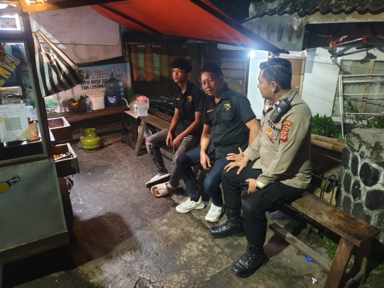Jaga Kondusifitas Kamtibmas,Kanit Binmas Polsek Kebonpedes Intensifkan  Patroli Dialogis