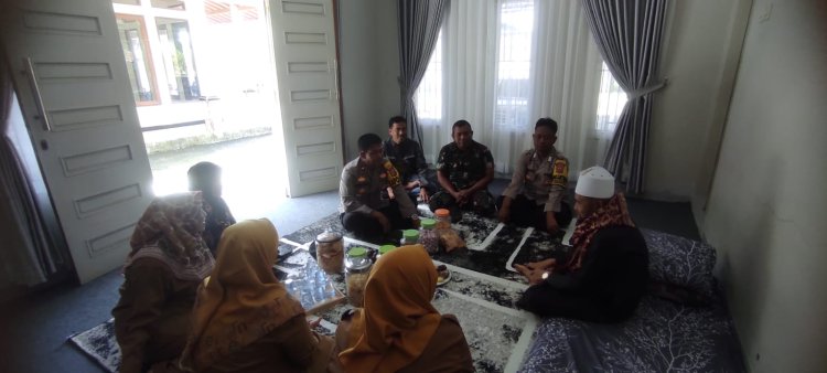 Wujud Nyata Kedekatan Polri Dengan Warga, Kapolsek Warudoyong Laksanakan Sambang