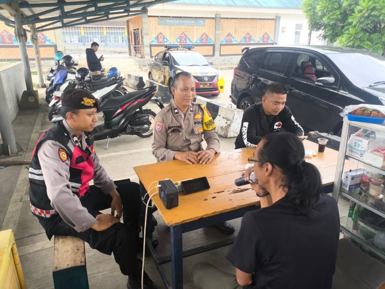 Dekatkan Diri Dengan Warga, Bhabinkamtibmas Polsek Baros Laksanakan Sambang