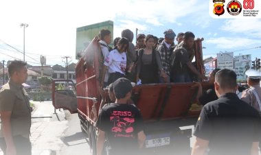 Polresta Cirebon Gelar Penyekatan Jalur Antisipasi Rencana Aksi Unras  ke DPR RI