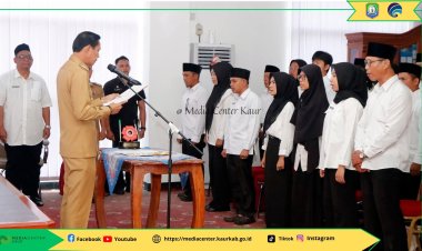 Bupati Gusril Pausi Kukuhkan Tim Pelaksana dan Fasilitator PUSKESOS SLRT-TRC SEASE SEIJEAN Kabupaten Kaur