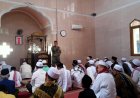 Babinsa Sampaikan Himbauan Kamtibmas Melalui Giat Jumat Keliling di Masjid Al-Idris