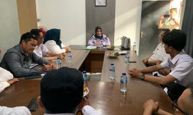 Camat Sukalarang Laksanakan Pembinaan ke Kantor Desa Semplak