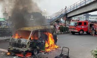 Baru Selesai Diperbaiki, Angkot di Bogor Mogok Lalu Terbakar Hebat!