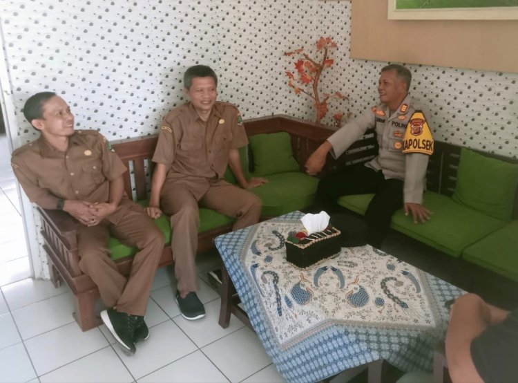 Ciptakan Lingkungan Sekolah Aman Kondusif, Kapolsek Sukaraja Gelar 'Police Goes To School '