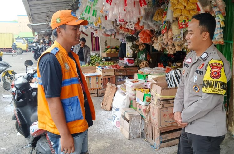 Cegah Gangguan Kamtibmas,Polsek Cikole Gelar Patroli Dialogis