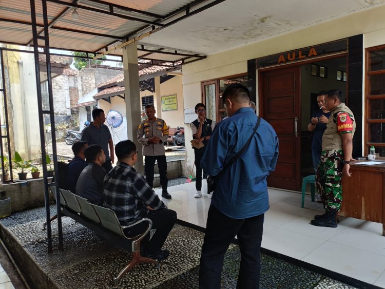 Wujudkan Wilayah Aman Kondusif,Polsek Sukaraja Gelar 'Ngariung Bareng Kapolsek '