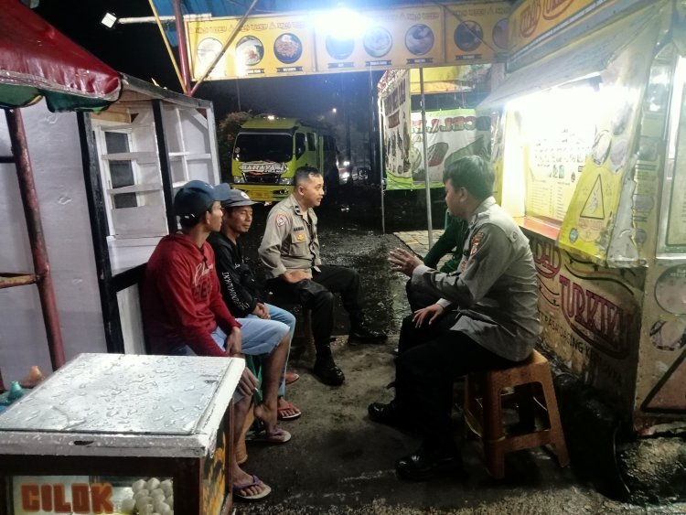 Wujudkan Wilayah Aman Kondusif, Polsek Lembursitu Laksanakan Patroli Dialogis
