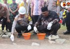 Kapolres Subang Lakukan Peletakan Batu Pertama Program Rutilahu Untuk Warga