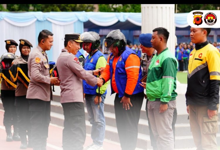 Kapolri Pimpin Apel Ojol Kamtibmas Di Jabar:  Bersatu Padu Jaga Keamanan