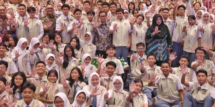 Gubernur Pramono Anung Kukuhkan 1.005 Pelajar sebagai Prabu Jakarta 2025