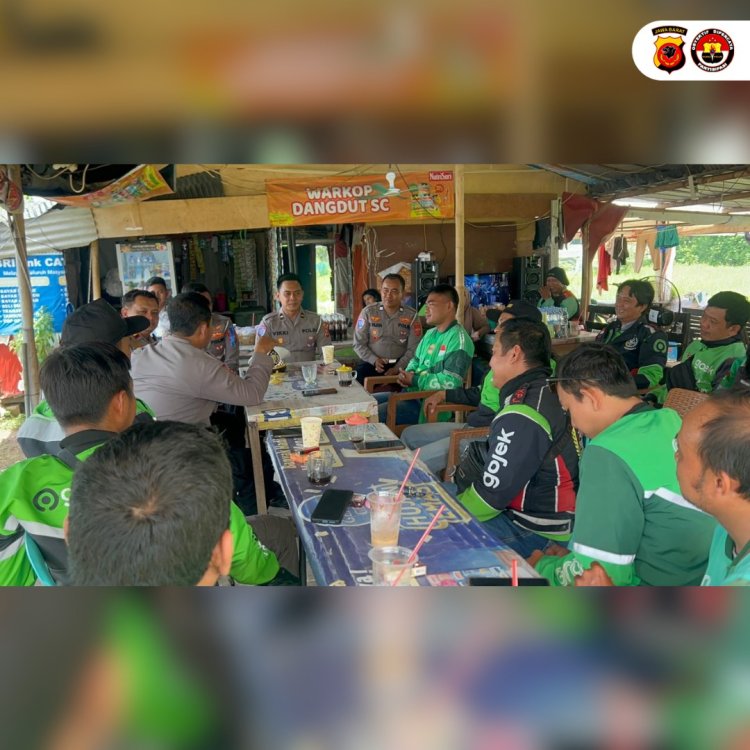Polres Indramayu Gandeng  Komunitas Ojol Sosialisasikan Tertib Berlalulintas Dalam Operasi Zebra 2025